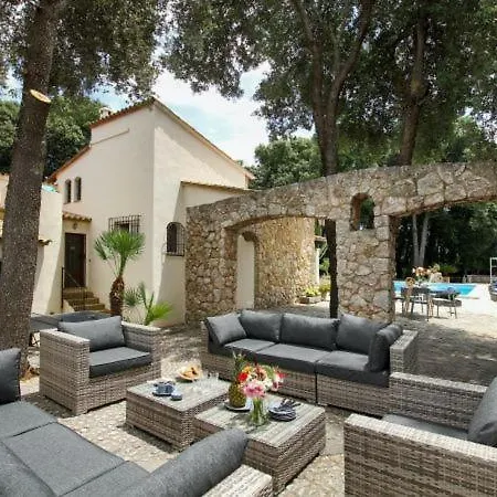 Sleeps 8 With Pool Air Con And Wifi Villa Pollenca
