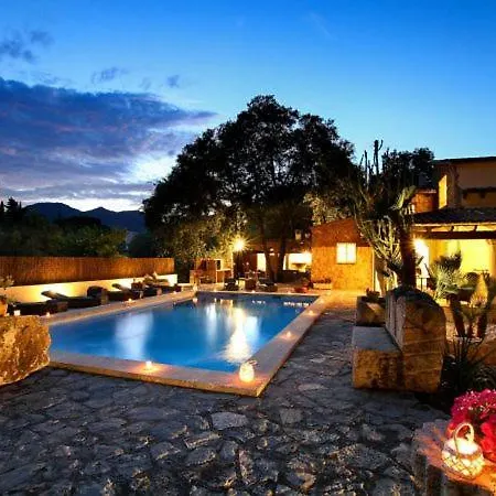 Villa Sleeps 8 With Pool Air Con And Wifi *