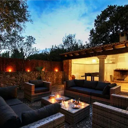 Sleeps 8 With Pool Air Con And Wifi Pollenca