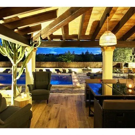Sleeps 8 With Pool Air Con And Wifi Villa Pollenca