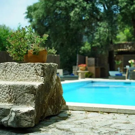 Sleeps 8 With Pool Air Con And Wifi Pollenca
