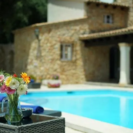 Villa Sleeps 8 With Pool Air Con And Wifi *