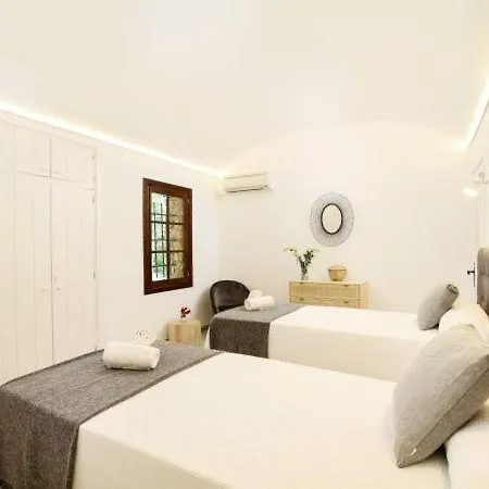 Sleeps 8 With Pool Air Con And Wifi Villa *