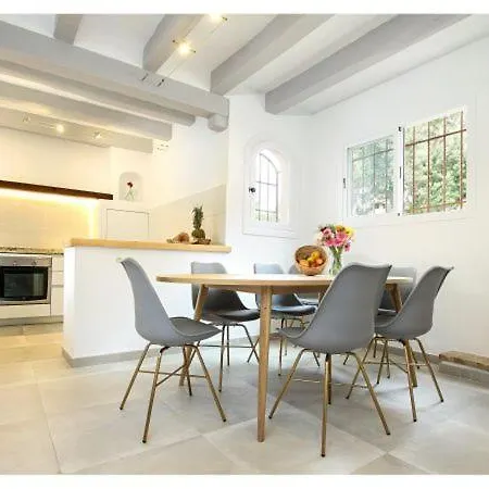 Sleeps 8 With Pool Air Con And Wifi Villa Pollenca